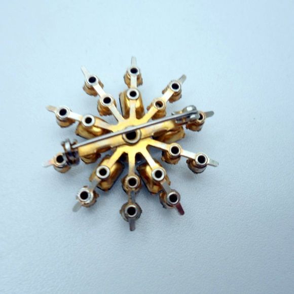 Vintage Aurora Borealis Rhinestones Broach - Picture 7 of 7